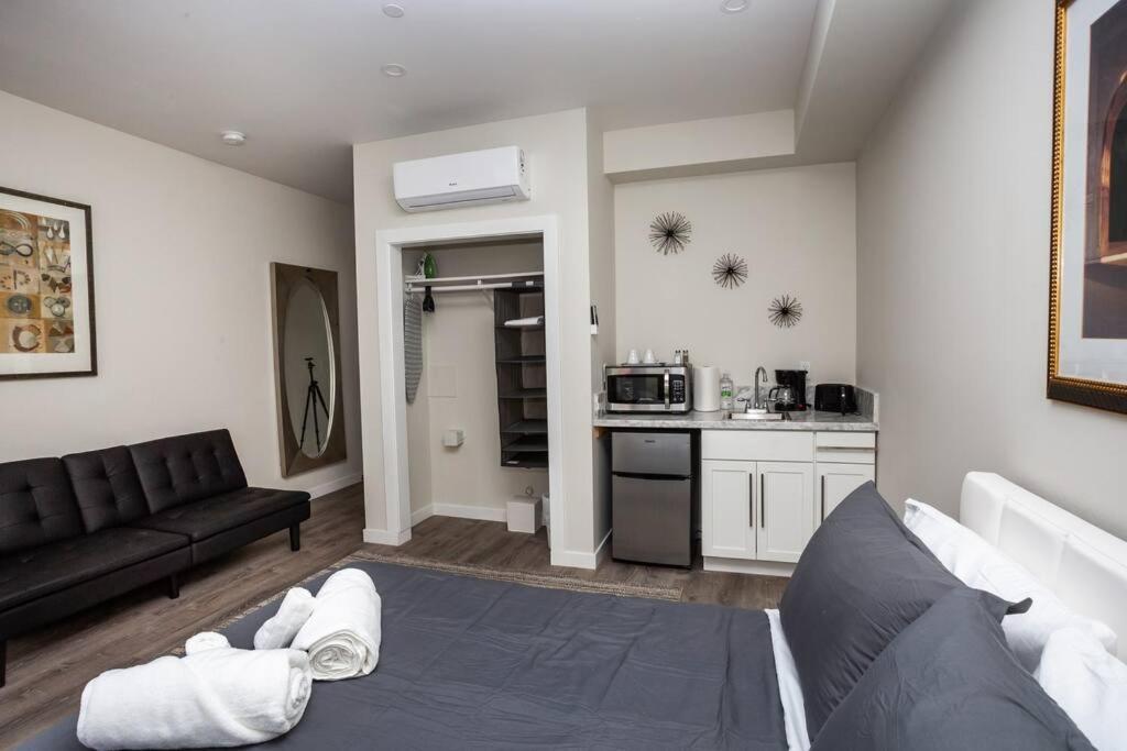 Studio With Large Balcony- San Diego Gateway Ngoại thất bức ảnh