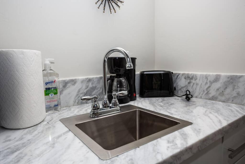 Studio With Large Balcony- San Diego Gateway Ngoại thất bức ảnh