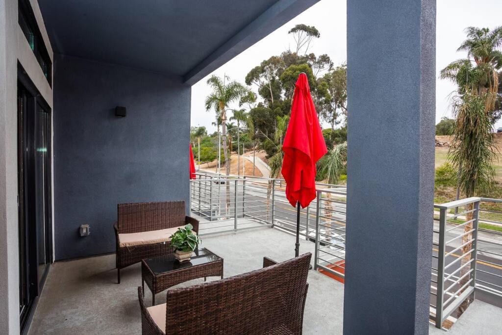 Studio With Large Balcony- San Diego Gateway Ngoại thất bức ảnh
